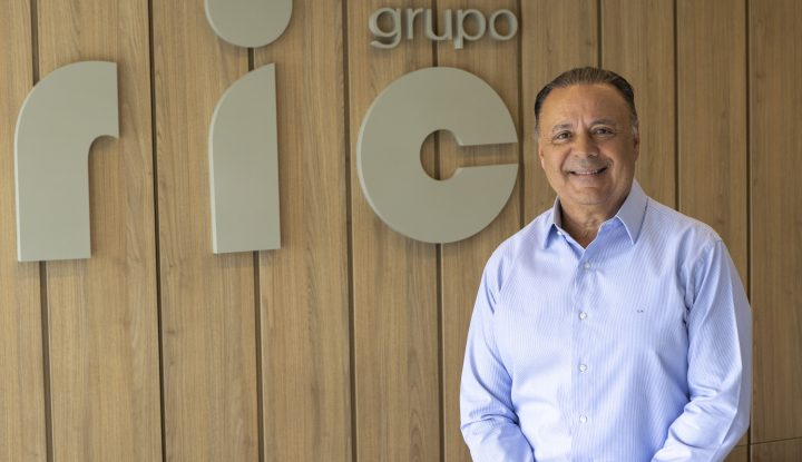 Leonardo Petrelli recebe Comenda Barão do Serro Azul da ACP